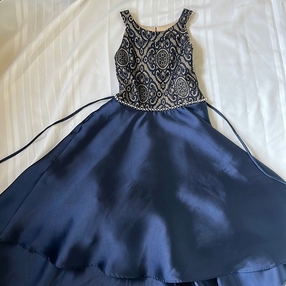 Speechless Kids | Size 16 Navy & Tan, Mesh & Pearl Elegant Formal Dress w Train - Picture 2 of 13